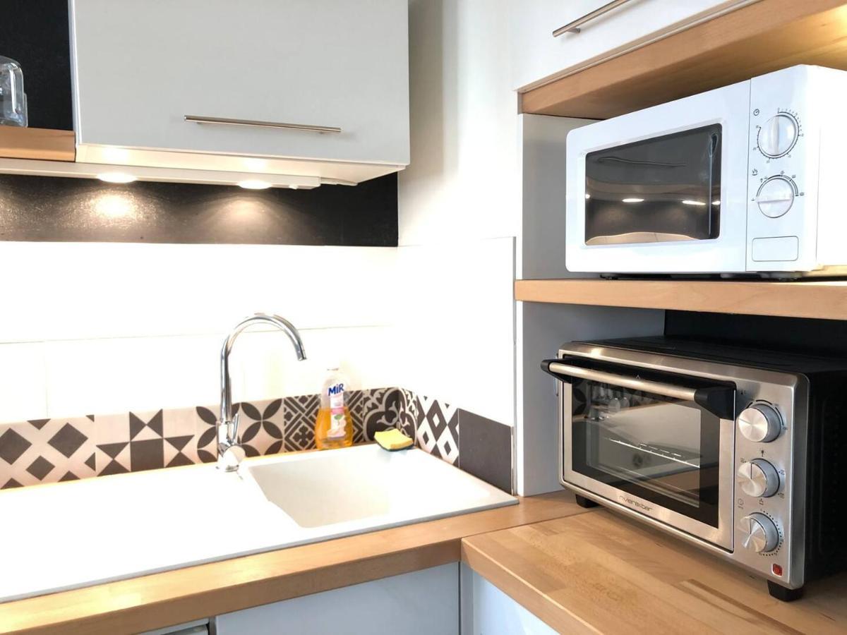 Le Noir Bois Et Blanc - Studio - Wifi - Centre Ville - Entree Autonome Кимпер Екстериор снимка
