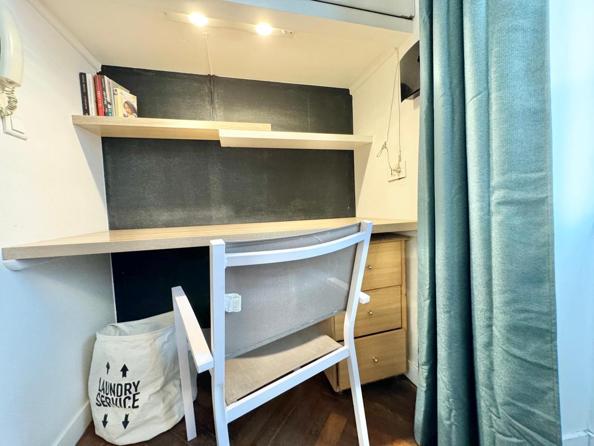 Le Noir Bois Et Blanc - Studio - Wifi - Centre Ville - Entree Autonome Кимпер Екстериор снимка