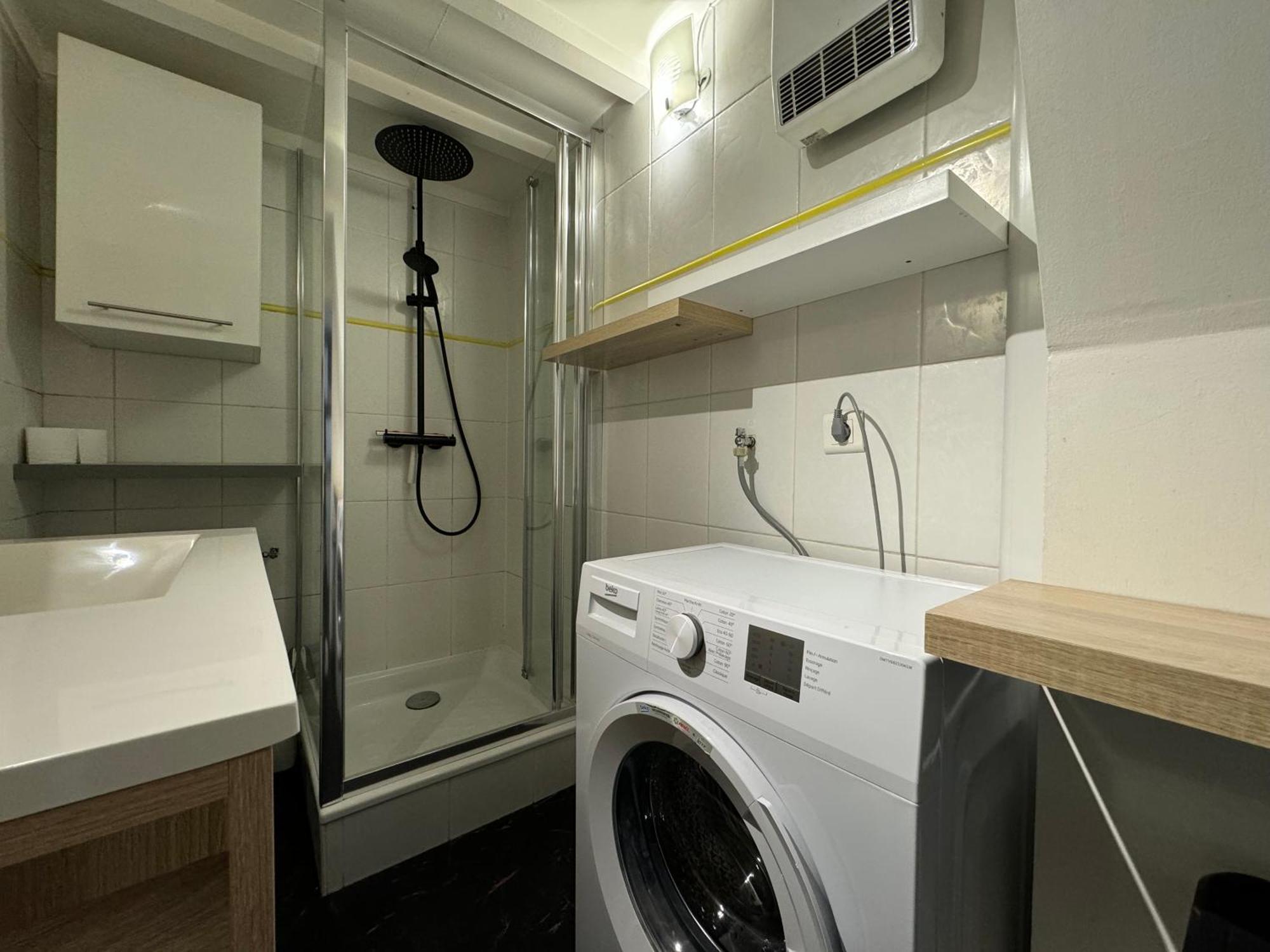 Le Noir Bois Et Blanc - Studio - Wifi - Centre Ville - Entree Autonome Кимпер Екстериор снимка