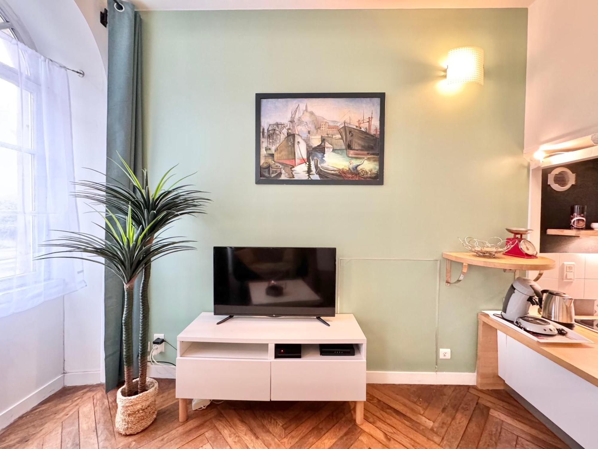 Le Noir Bois Et Blanc - Studio - Wifi - Centre Ville - Entree Autonome Кимпер Екстериор снимка