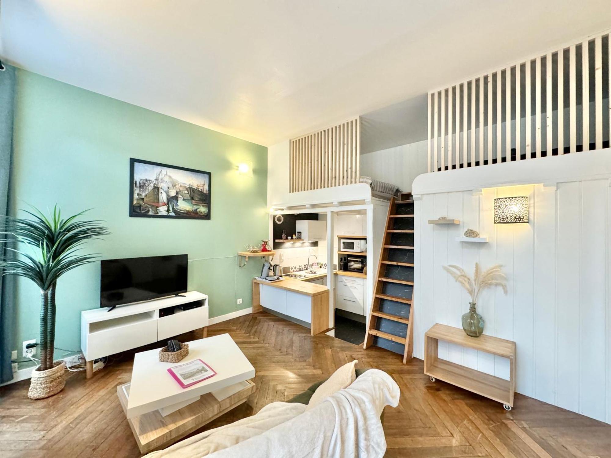Le Noir Bois Et Blanc - Studio - Wifi - Centre Ville - Entree Autonome Кимпер Екстериор снимка
